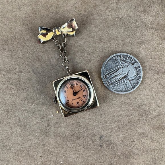 Vintage Extremely Rare Welsbro Brooch Watch in Great condition with Pink Rose
